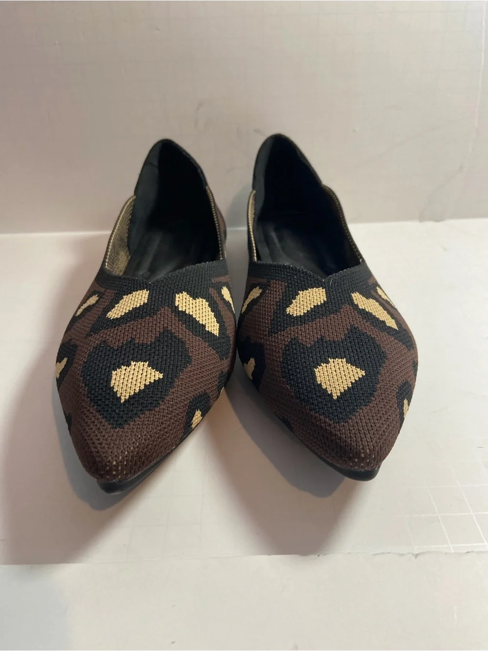 Soft~Black Leopard Print~Breathable Mesh Knit~Pointed Toe~Ballet Flat~Size 9.5